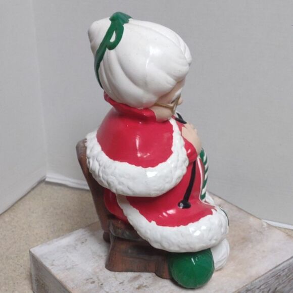 13" Painted Mrs Santa Claus Ceramic Figure - Picture 4 of 5